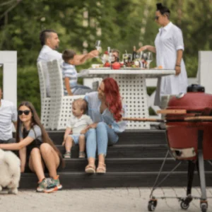 Kamado-Grande-Lifestyle-Red