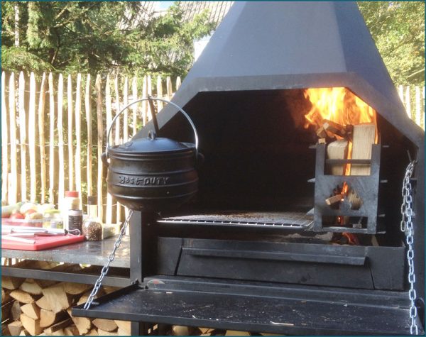 800mm FS with Potjie and Ember maker